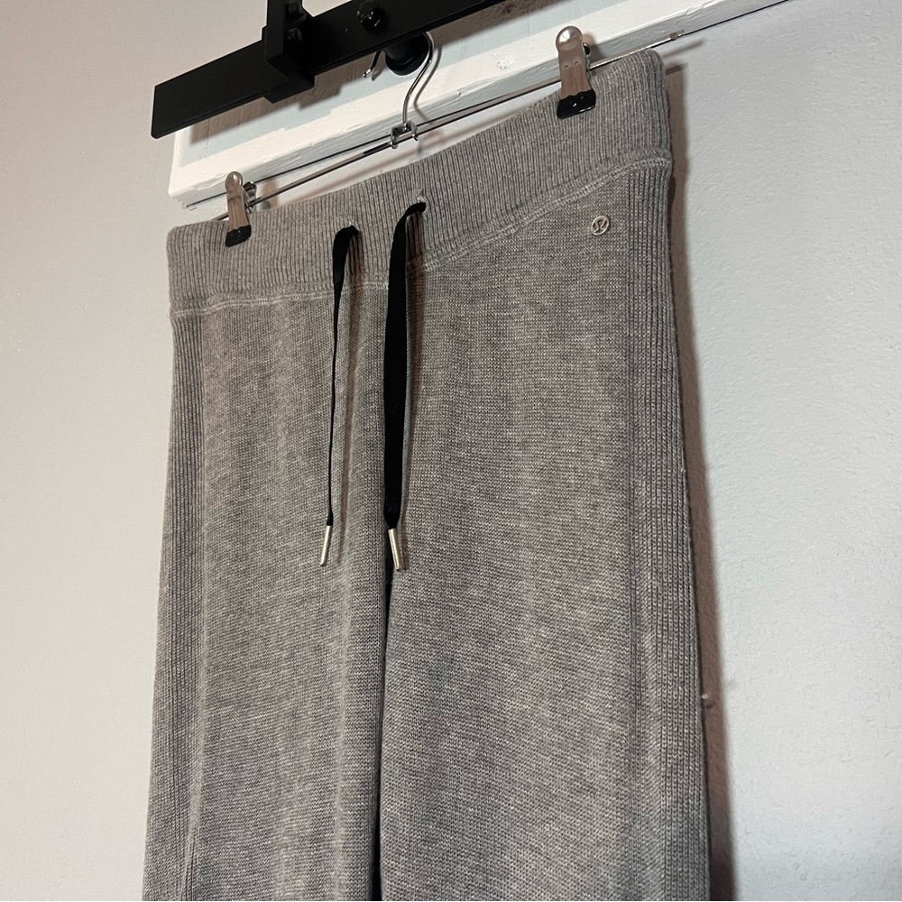 Lululemon Knit Leggings Sweater Gray Grey Stirrup Drawstring Waist No Size Tag